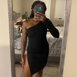 Pretty Little thing little black dress size 6 never worn